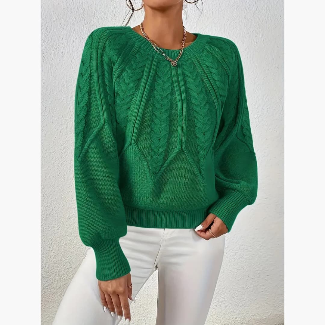 Coraline - Classic cable-knit sweater for women