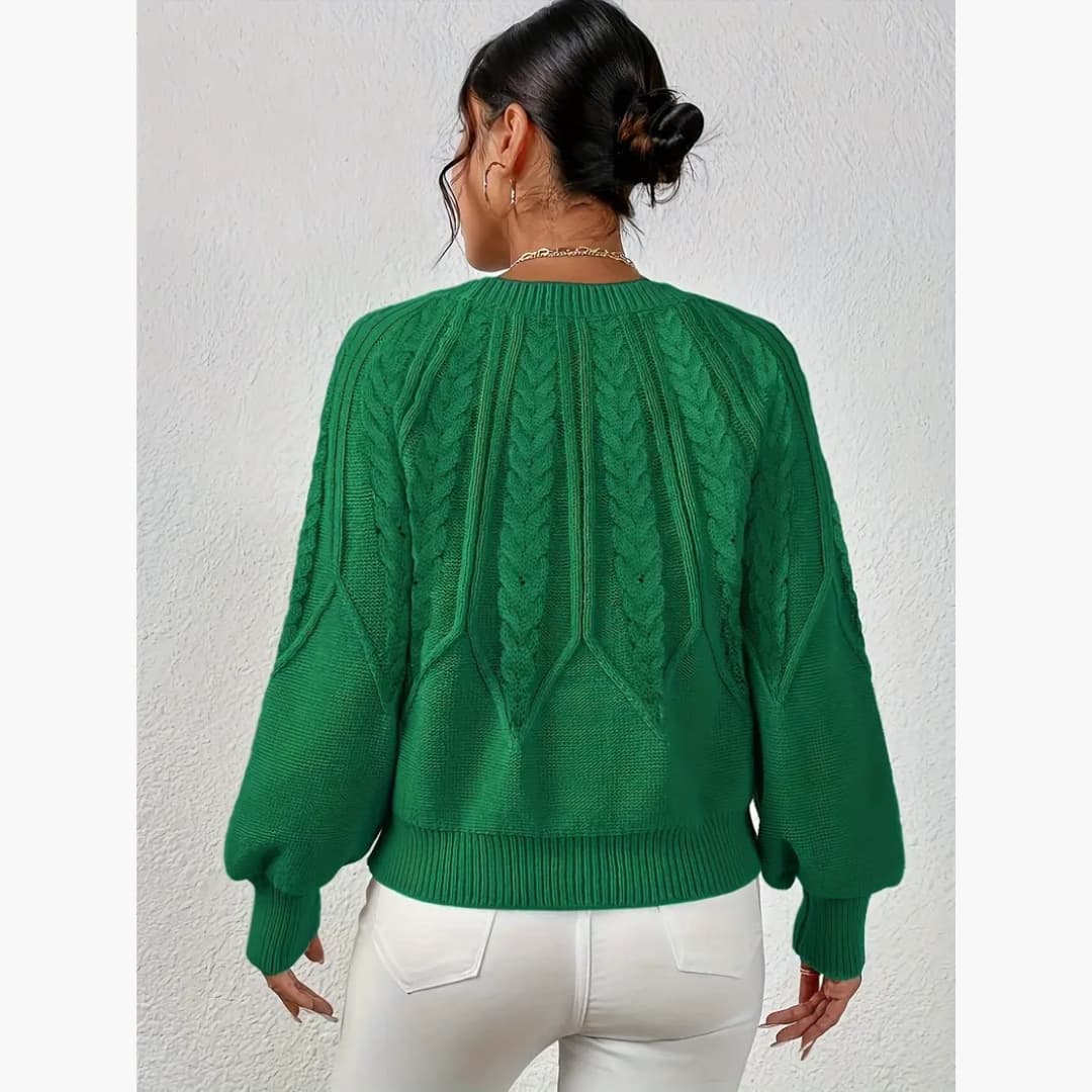 Coraline - Classic cable-knit sweater for women