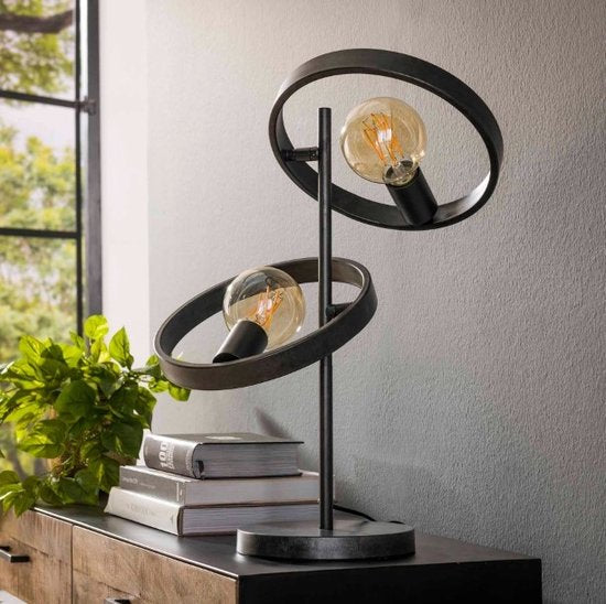 Antrasittfarget bordlampe i vintage stil, laget av metall, med justerbar belysning for stue eller kontor.