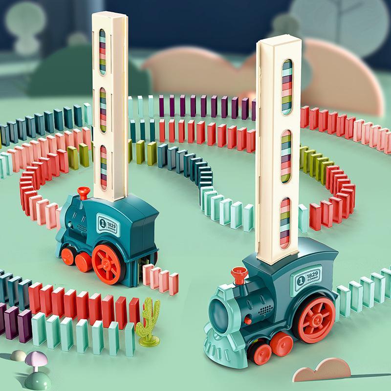 Automatisert domino tog byggesett for barn, fargerik tog med dominoer på spor, stimulerer kreativitet og STEM-utvikling.