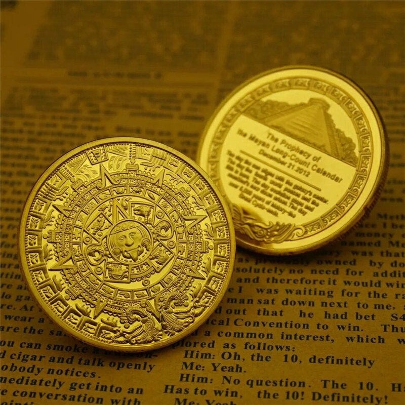 Aztekisk Kalendermedalje sett forfra, kunstferdig detaljert historisk dekor.