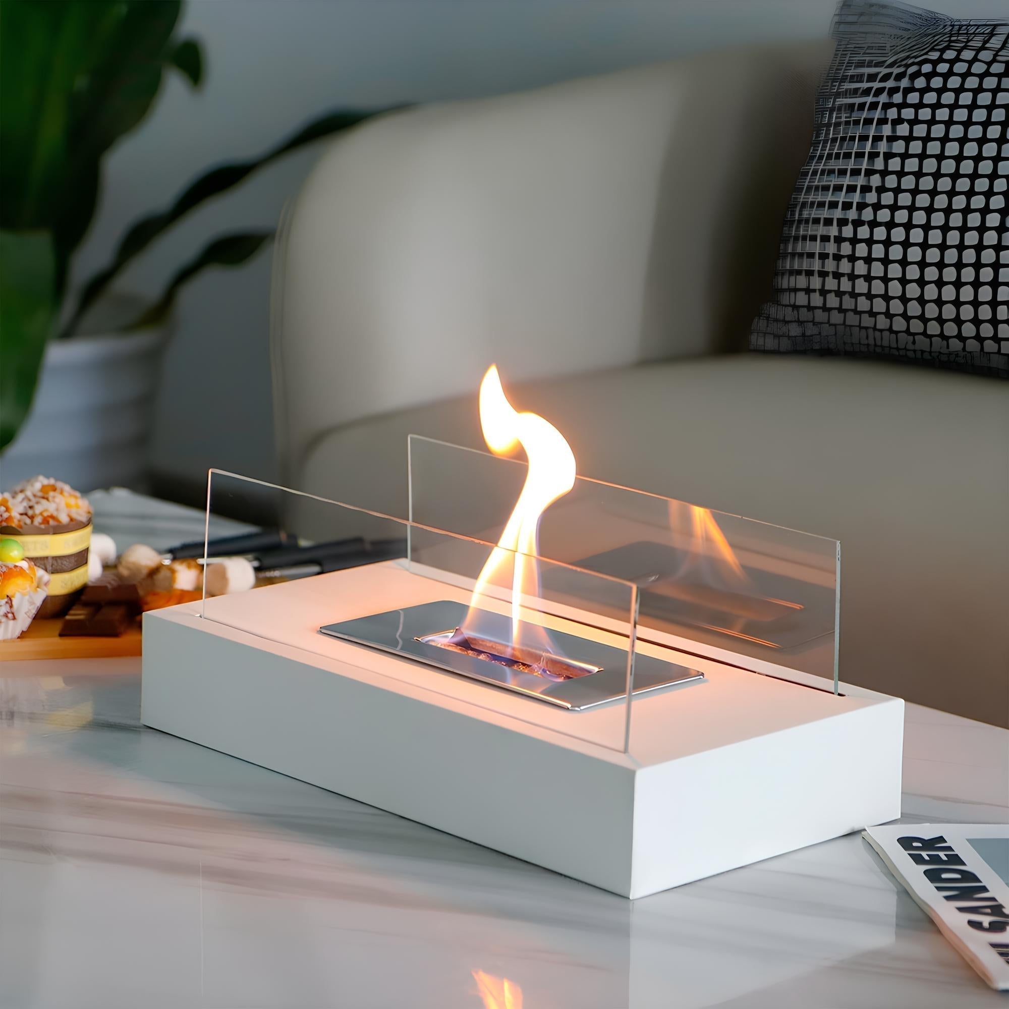 Elegant bioetanol bordpeis i moderne design med glasskjerm, for trygg og vakker flamme.