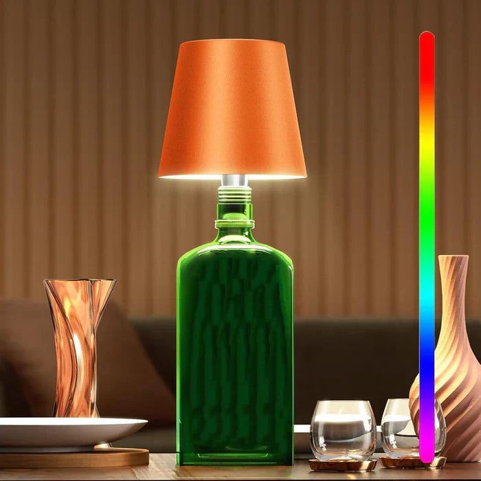 Minimalistisk LED-lampe med lang batterilevetid og berøringsaktivert dimming for innendørs bruk.