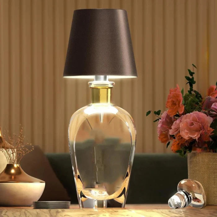 Fleksibel bærbar LED-lampe med touch-kontroll, gir dimbart lys for ethvert rom eller uteplass.