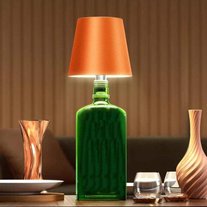 Stilren LED-lampe med intuitiv berøringskontroll, gir dimbar og jevn belysning trådløst.