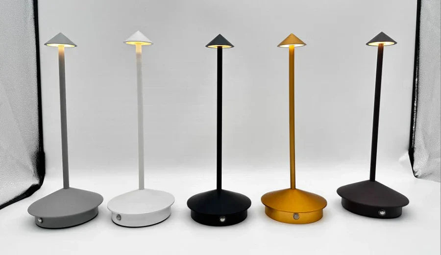 Stilren bærbar LED-lampe for hjemmeinnredning. Skap en koselig atmosfære med moderne, minimalistisk lys.
