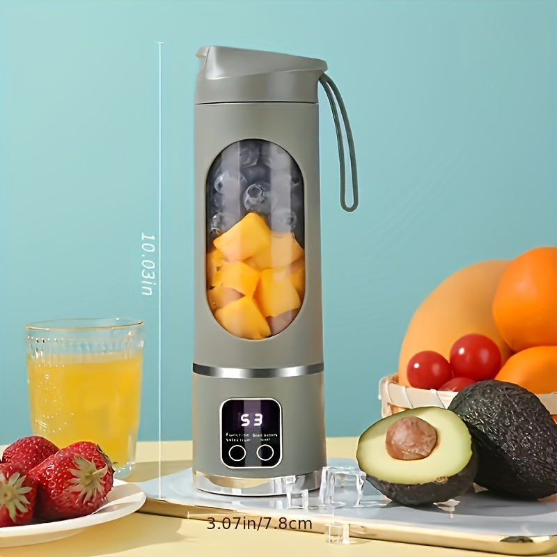 Friske drikker laget med en bærbar blender, USB-lading. Ideell for hjemmebruk eller på jobb.