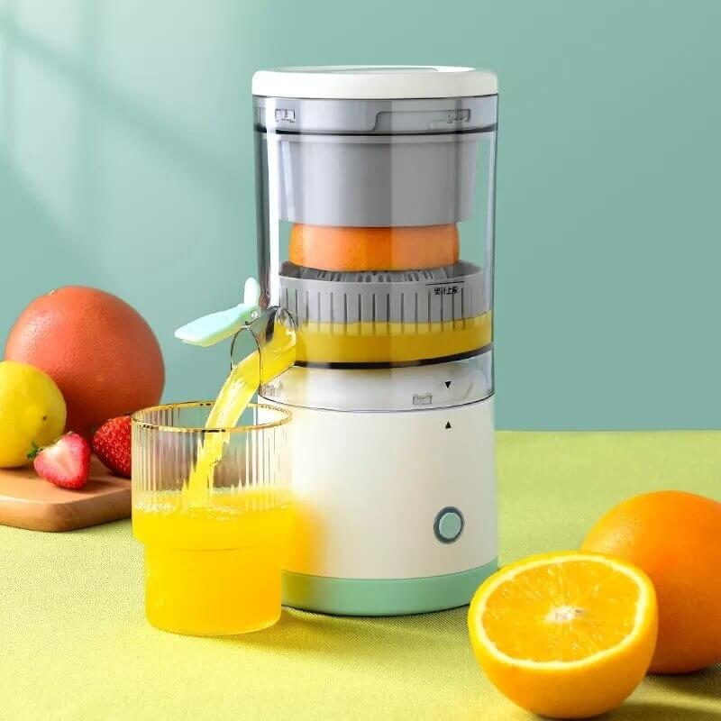 Bærbar USB-oppladbar juicer for fersk juice og smoothies. Perfekt til reise, jobb eller trening.
