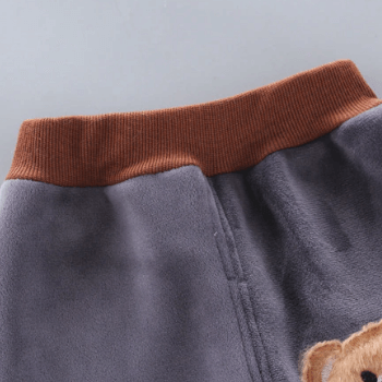 Barnemote: Bjørnedress til baby, full lengde, med varm og komfortabel passform.