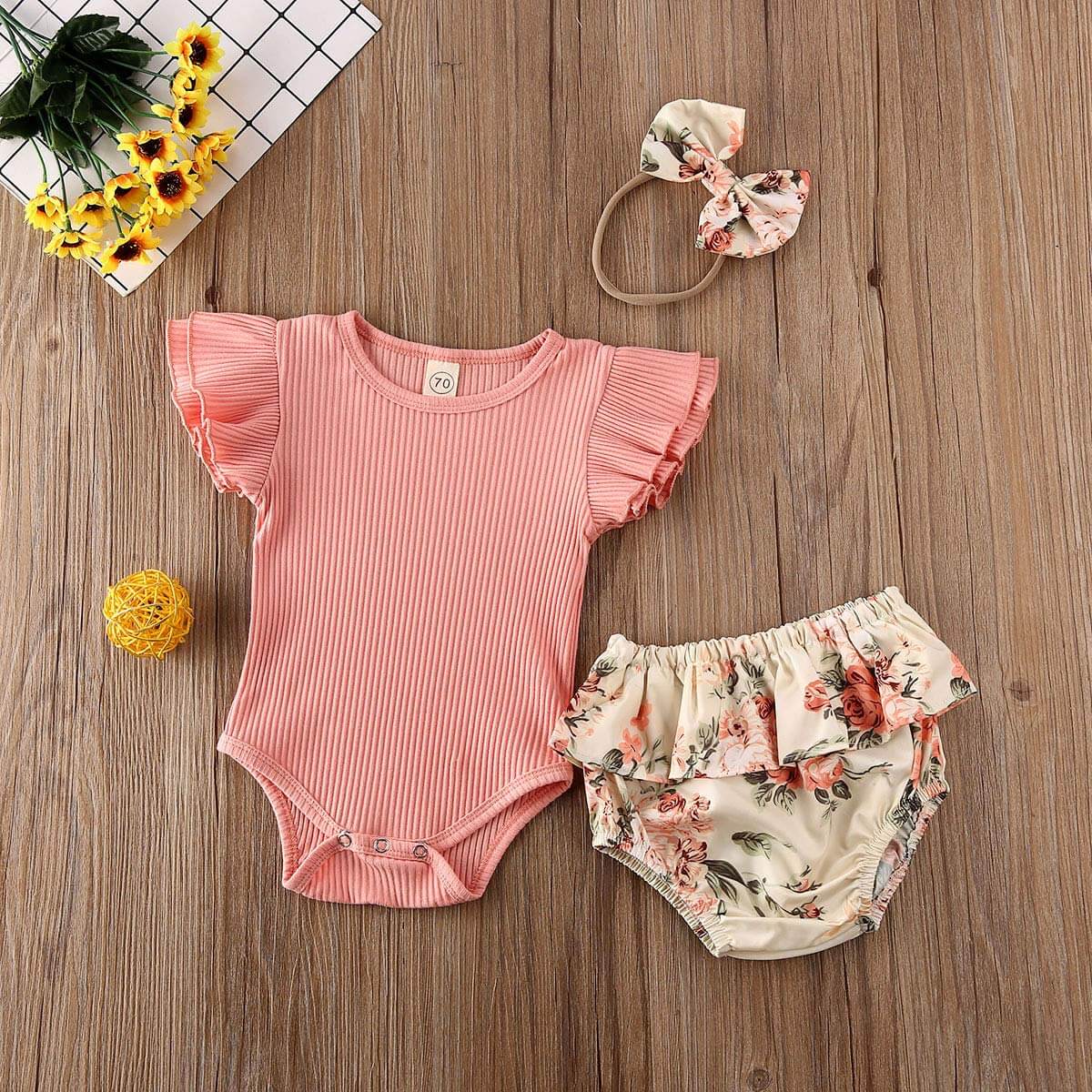 Søtt babyjente blomster shorts sett med volanger, ribbet tekstur og pannebånd, sommerklar babyfashion.