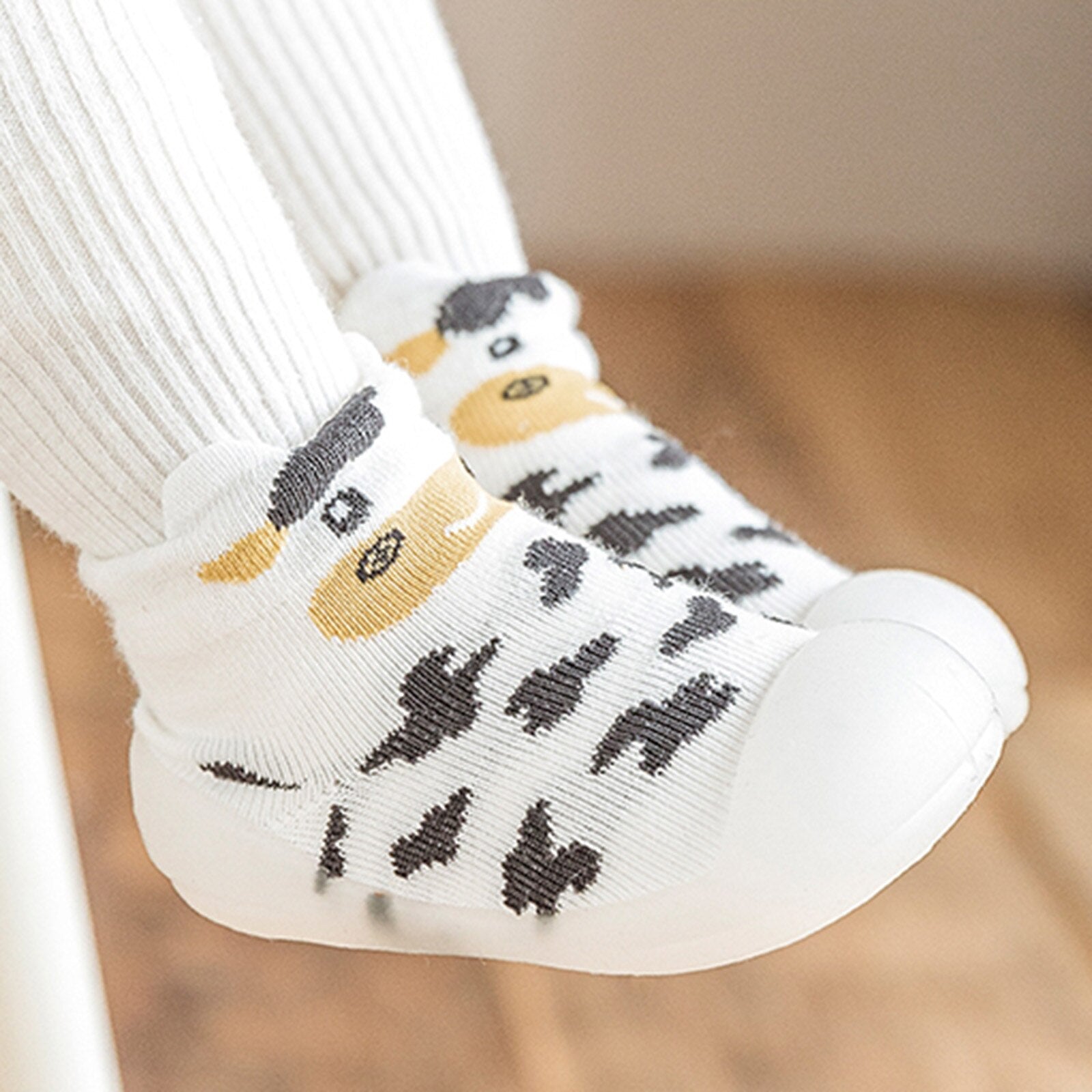 Komfortable babysko, strikket design, gummisåle med antiskli funksjon for babyer