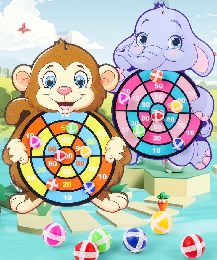 Detalj av barnevennlig dartbrett med myke piler, ideelt for innendørslek og utvikling av koordinasjon.