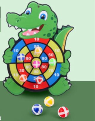 Illustrasjon som viser hvordan barn kan lære og ha det gøy med det kreative dartbrett spillet innendørs.