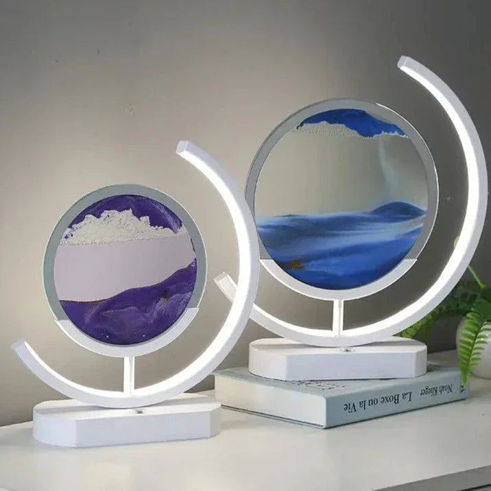 Perfekt gaveidé: Unik bordlampe med LED og dynamisk sandkunst for avslappende atmosfære.