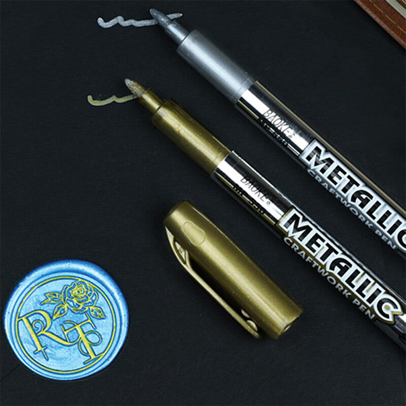 Presisjonsmarkører med metallisk finish for fine detaljer i kunst, skriving og dekorasjon.