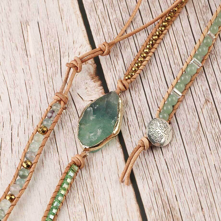 Grønn aventurin krystall armbånd for kvinner, et boho-inspirert smykke som fremmer healing og god energi.
