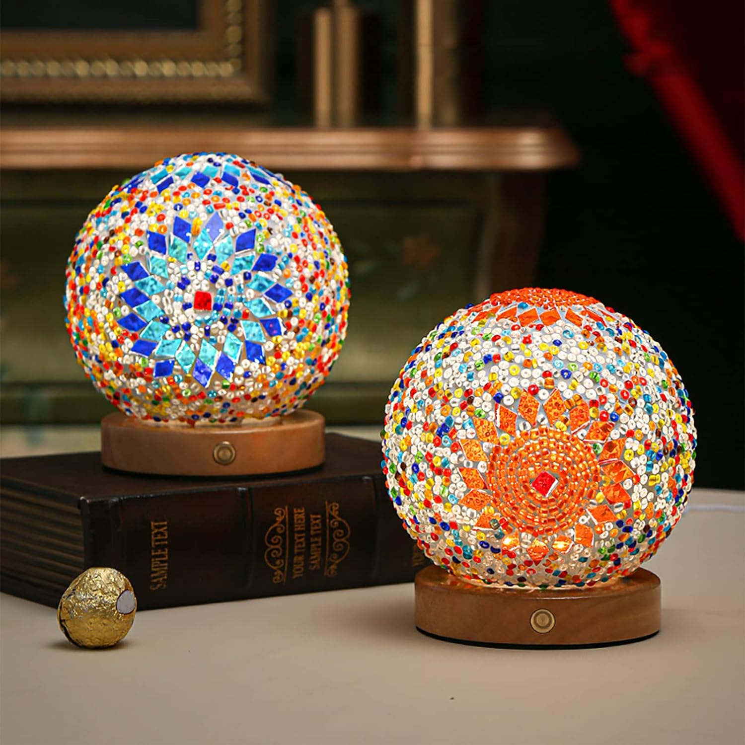 Stilig boho mosaikk nattlampe. USB-drevet bordlampe med varmt, innbydende stemningslys for avslapning i hjemmet.