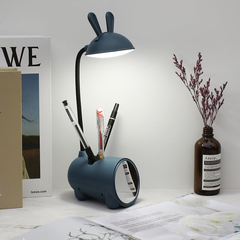 Multifunksjonell LED-lampe: øyevennlig, berøringskontroll, USB-lading og penneholder for kontoret.
