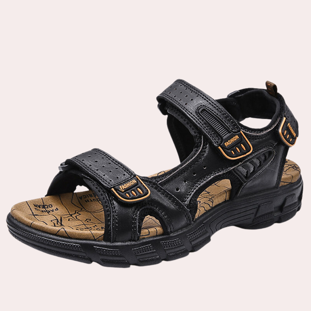 "Brun ortopedisk sandal med justerbare reimer og åpen tå, komfortabel for sommerturer og lindring av fotplager."