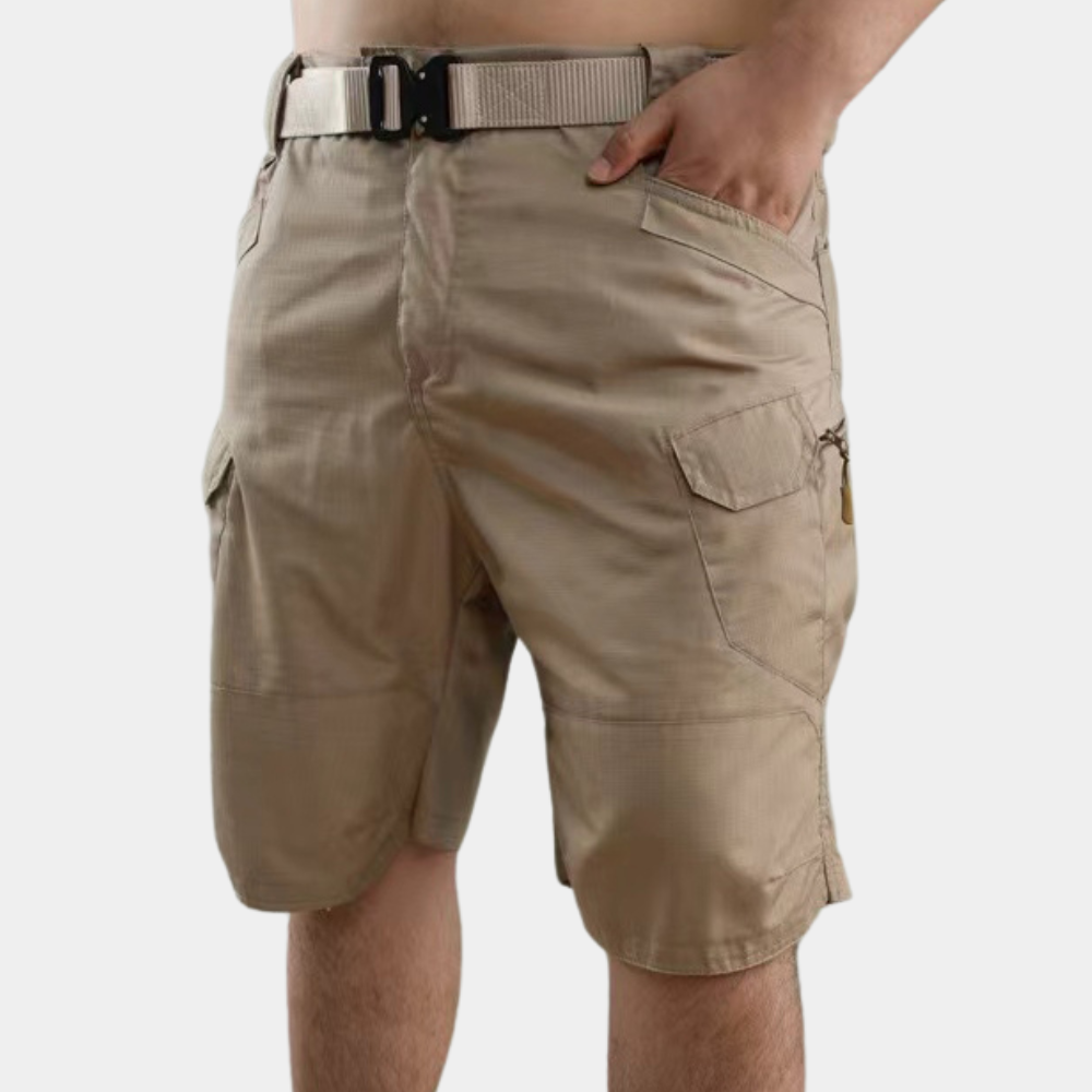 "Cargoshorts for menn i khaki, tidløst design med flere lommer, pustende stoff for komfort."
