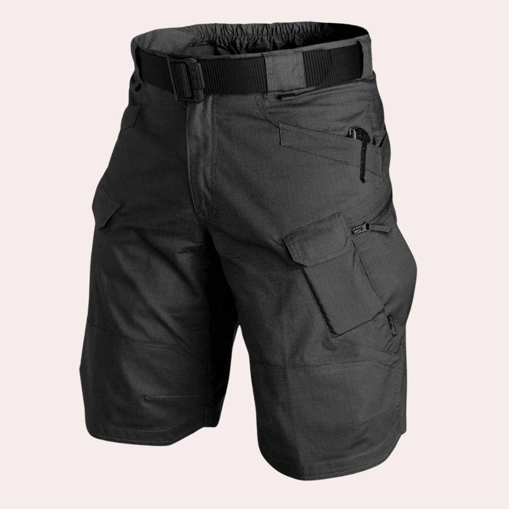 "Cargoshorts for menn i khaki, tidløst design med flere lommer, pustende stoff for komfort."