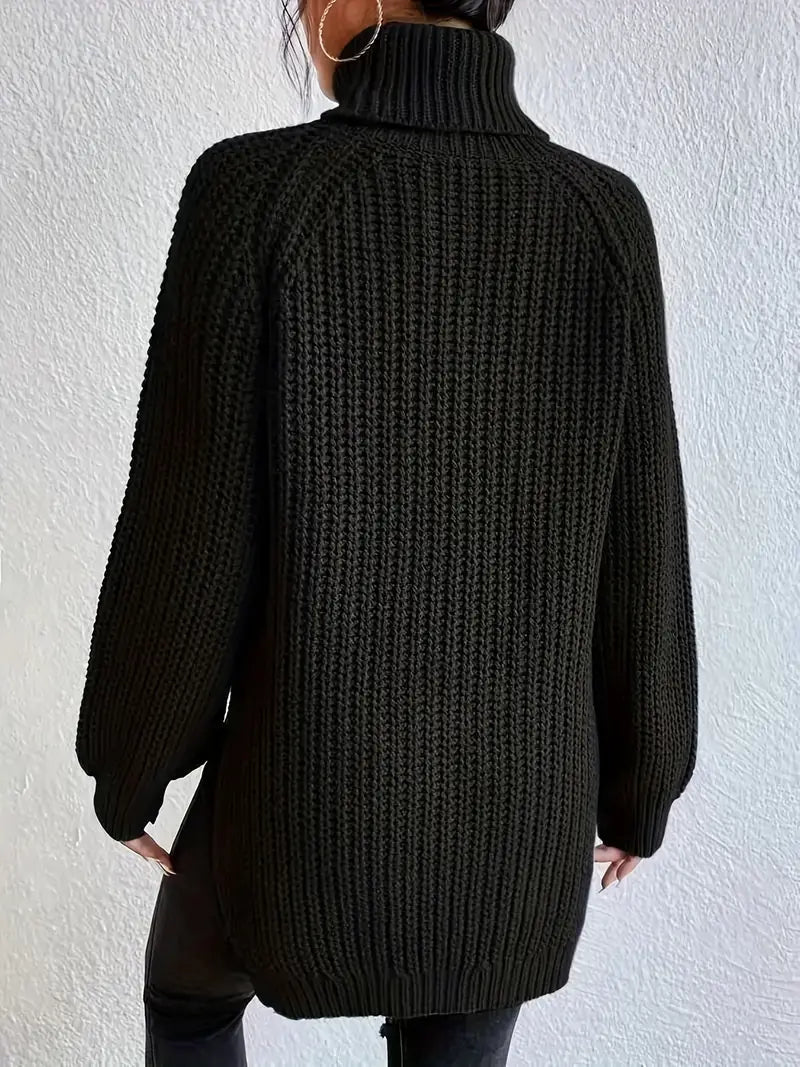 Varm strikket damegenser med høy hals, essensiell høstmote. Perfekt for lagpålag og kjølige dager.