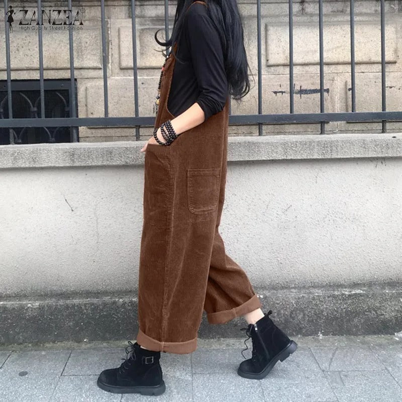 Løs dame jumpsuit med vide ben, inkludert praktiske lommer, trendy og komfortabel buksedress.