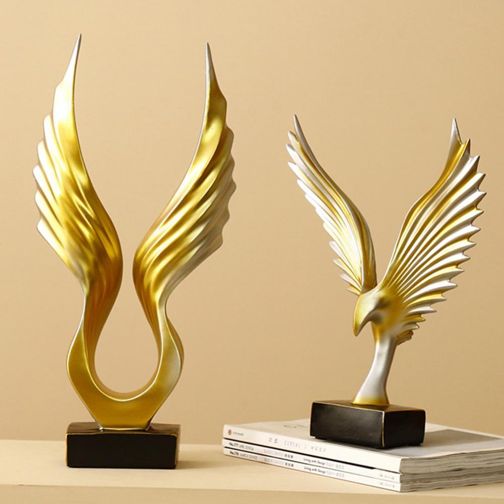 Elegant englevinge skulptur som et kunstobjekt, ideell som gaveide og stuedekor.