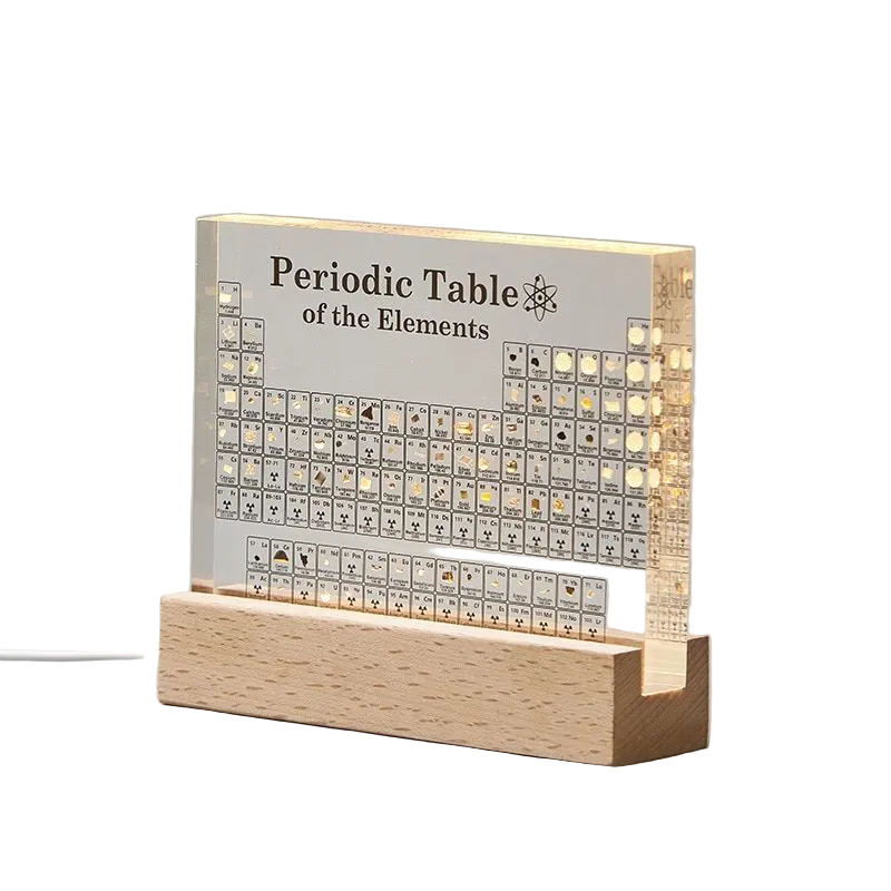 Detaljert periodisk system i klart akryl, pedagogisk vitenskapelig dekor for elever og lærere.