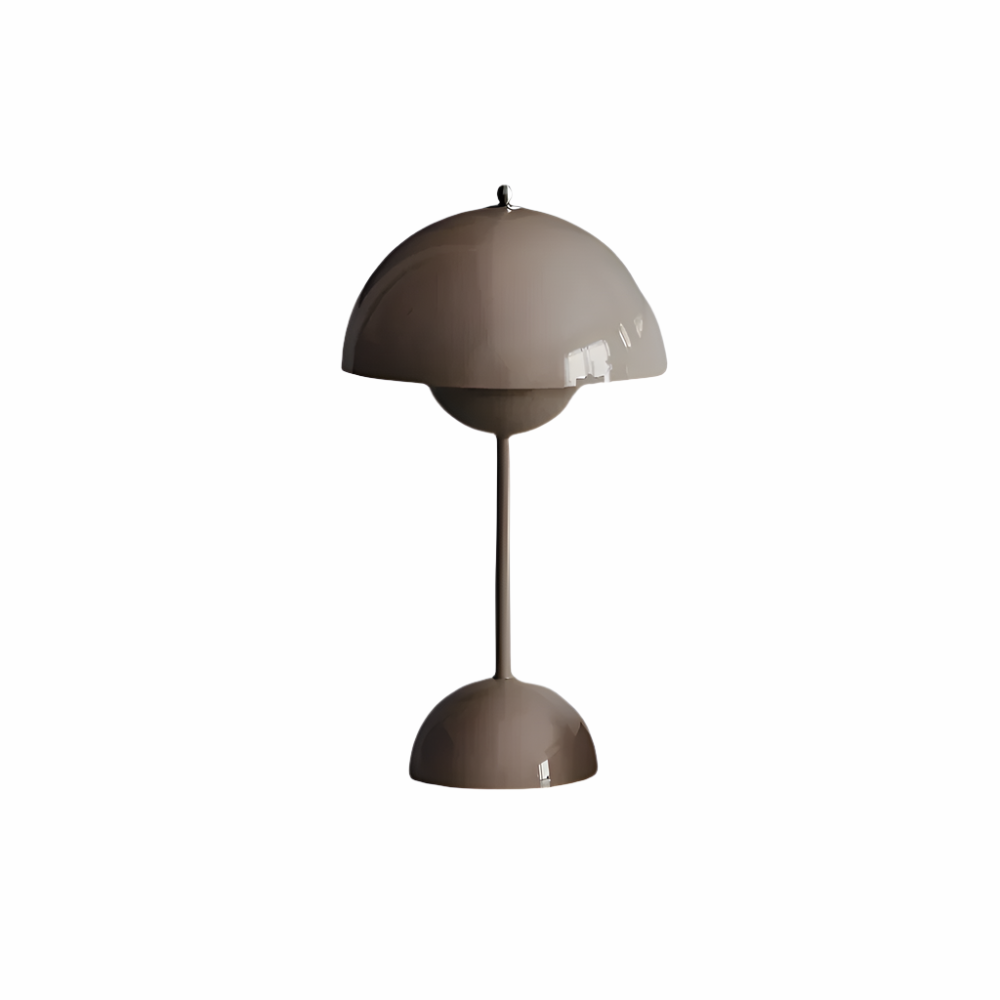 "Dimbar LED bordlampe i skandinavisk design med justerbart lys og stilrent metall, ideell for moderne hjem."