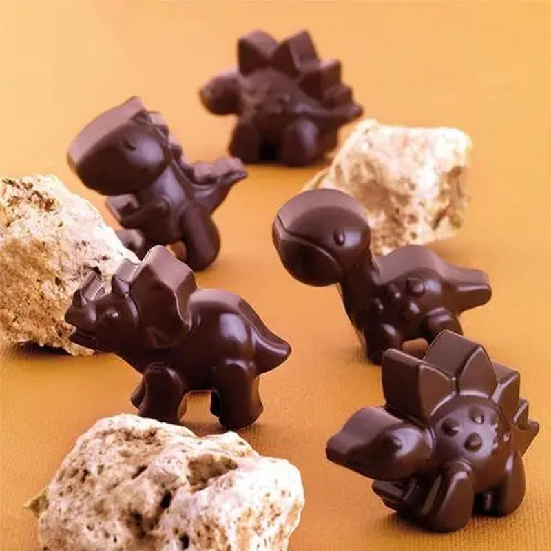Kjøkkenutstyr DIY: Gummy Dino silikonform perfekt for å lage søte dinosaurgodbiter med barn.