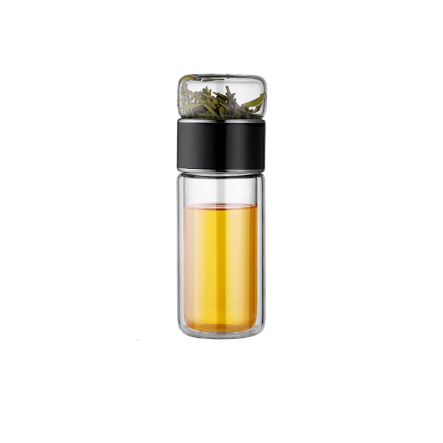 Unisex dobbeltvegget glassflaske med teinfuser, gjenbrukbar og stilren.