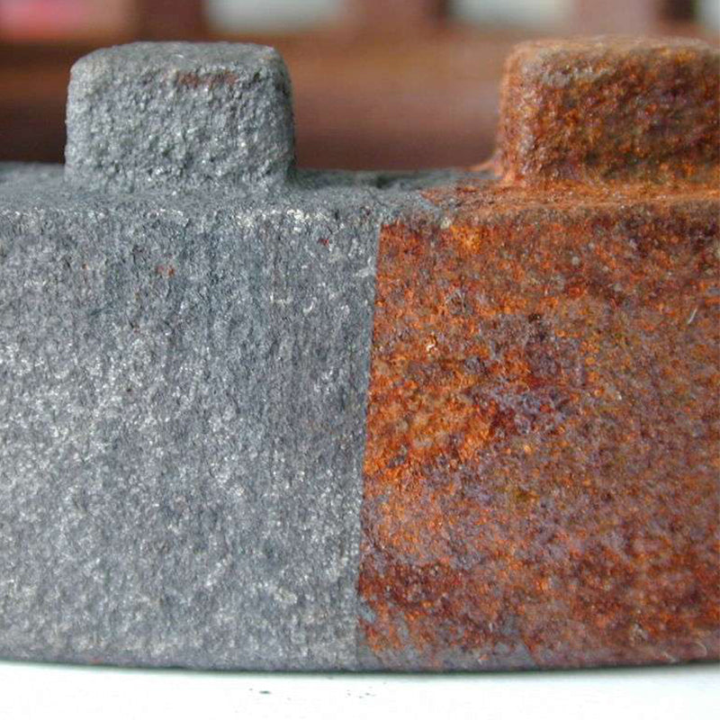 Effektiv antirust rustfjerner, innovativ rustomformer med svart polymerfinish for bilchassis, beskytter mot ny rust.