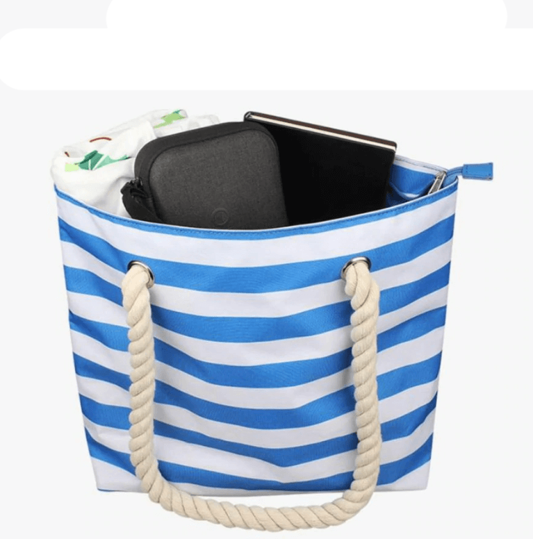 Strandveske i nøytral farge med drikkedispenser, designet for komfort og funksjonalitet under friluftsliv og reiser.