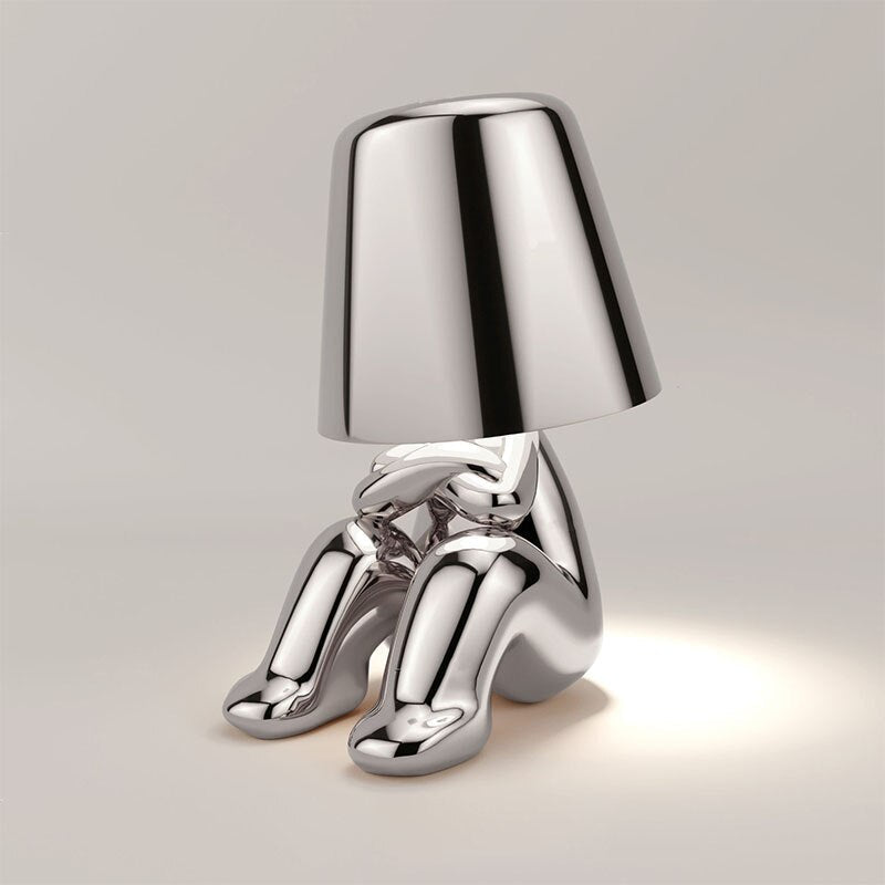 Luksuriøs designlampe for hjemmet. Elegant bordlampe som gir koselig stemning og moderne interiør.