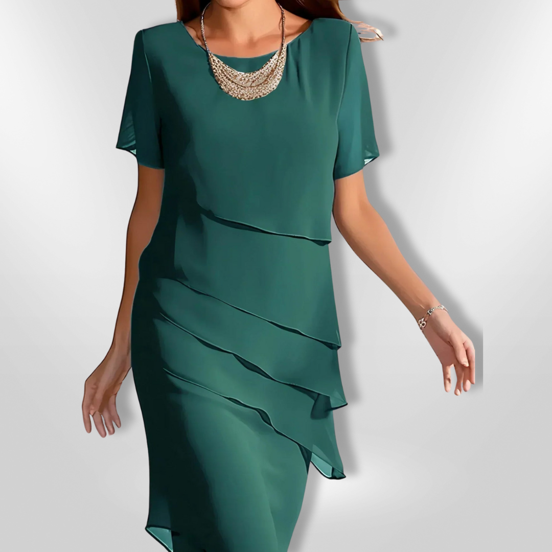 Eksklusiv chiffonkjole, elegant design for kvinner. Perfekt som selskapskjole eller formell festkjole.
