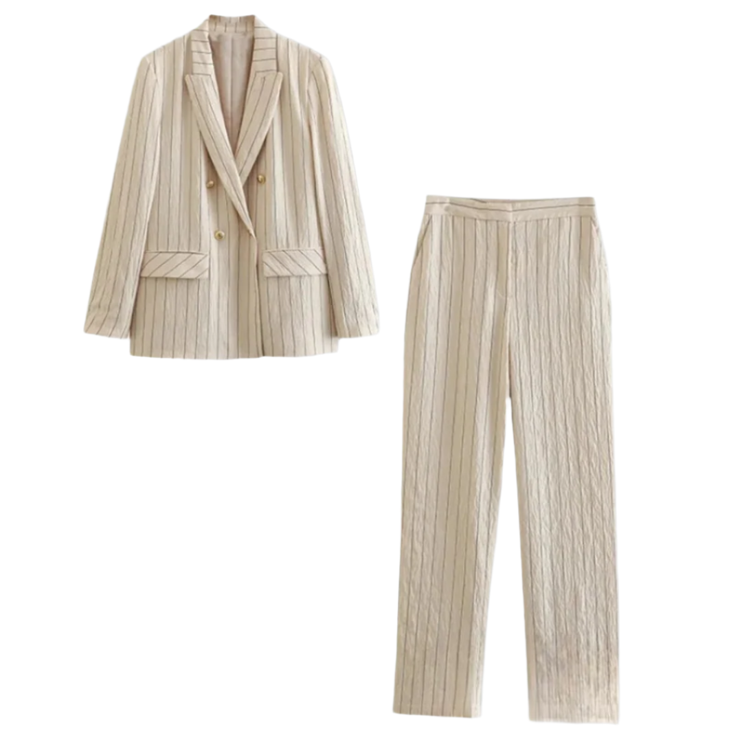 Elegant dame blazer og buksesett med klassisk stripemønster, perfekt for formelle anledninger og kontorantrekk.