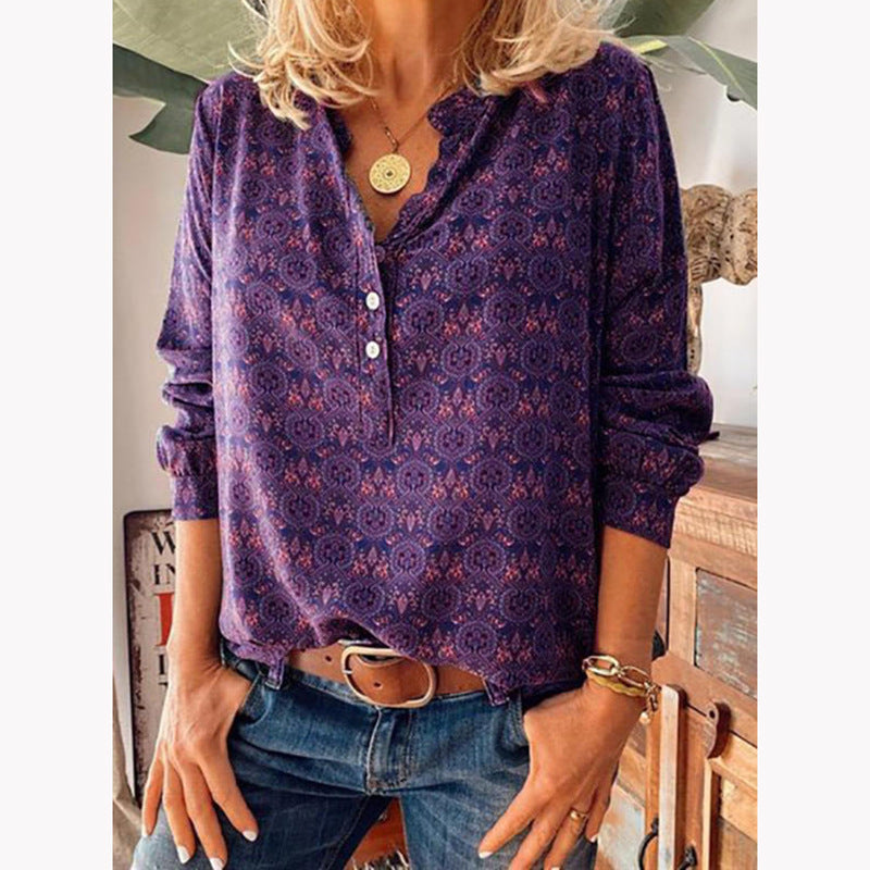 Lilla damebluse med trendy mønster og komfortabel passform, flott for varme dager og sommerantrekk.