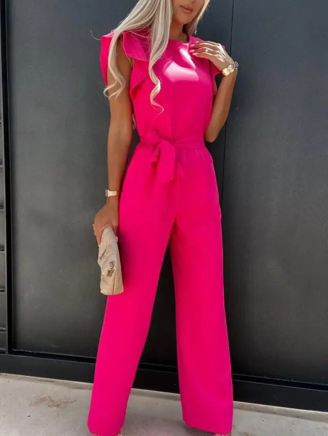Damejumpsuit med volangermer, vide ben og knytebånd. Komfortabel og elegant for sommer og fest.