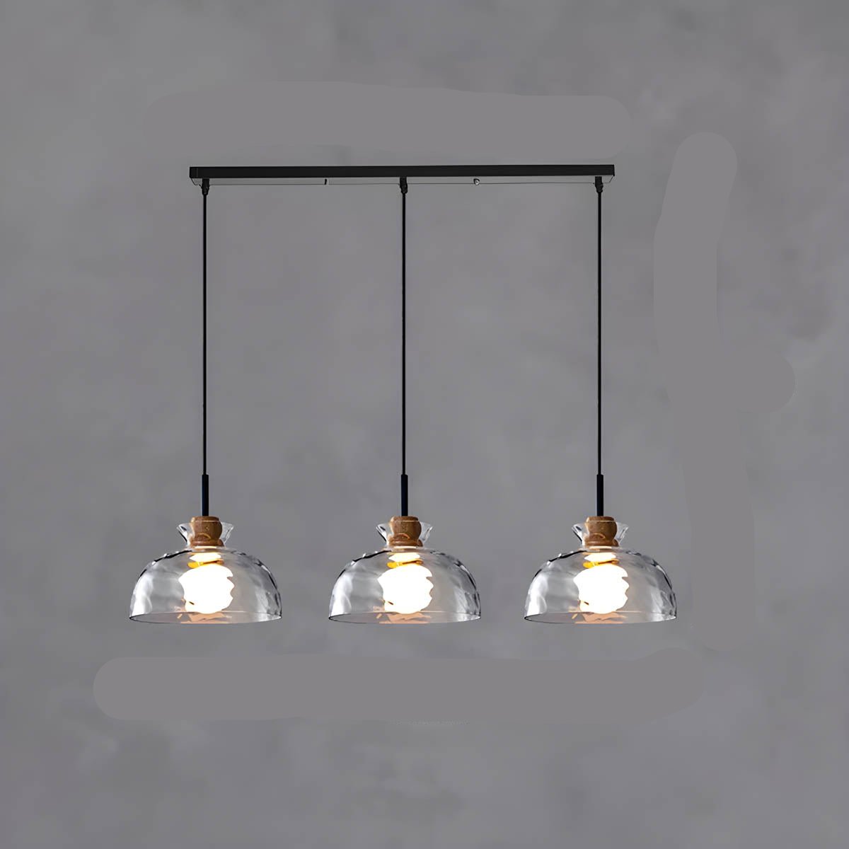 Elegant glass lysekrone med moderne design, minimalistisk stil, justerbar ledning, ideell for moderne interiør.