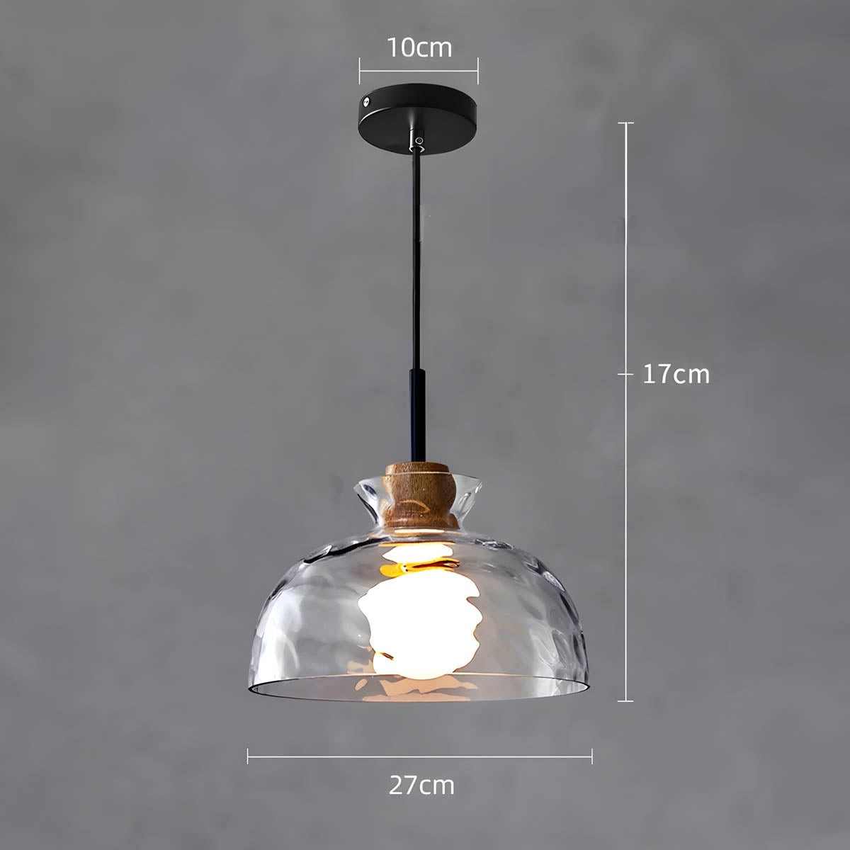 Elegant glass lysekrone med moderne design, minimalistisk stil, justerbar ledning, ideell for moderne interiør.