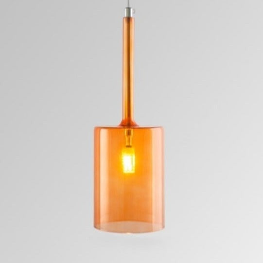 Chic glasspendellampe, ideell for å lyse opp spisebordet med elegant stemningslys.