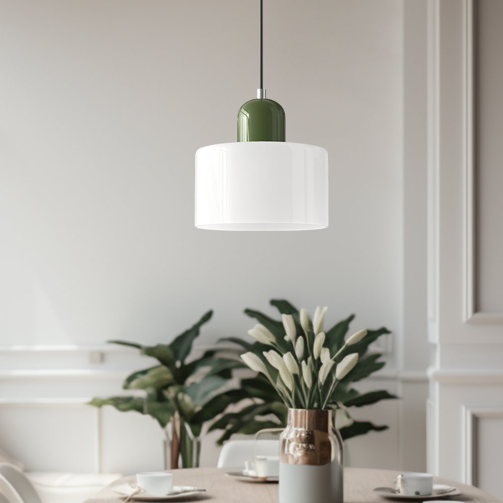 Elegant glasspendellampe med Bauhaus-design, justerbar oppheng, tilgjengelig i flere farger. Perfekt for moderne interiør.