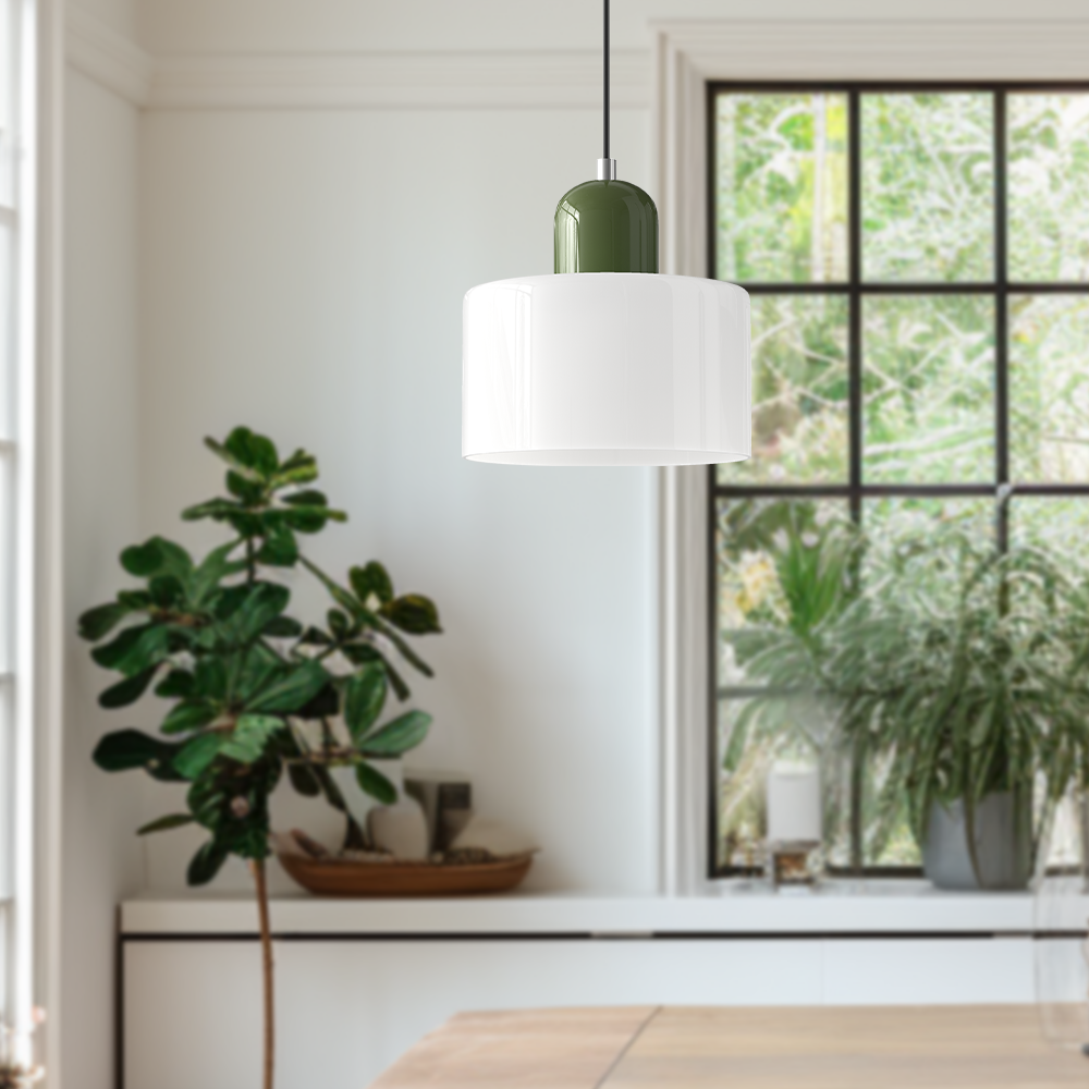 Elegant glasspendellampe med Bauhaus-design, justerbar oppheng, tilgjengelig i flere farger. Perfekt for moderne interiør.
