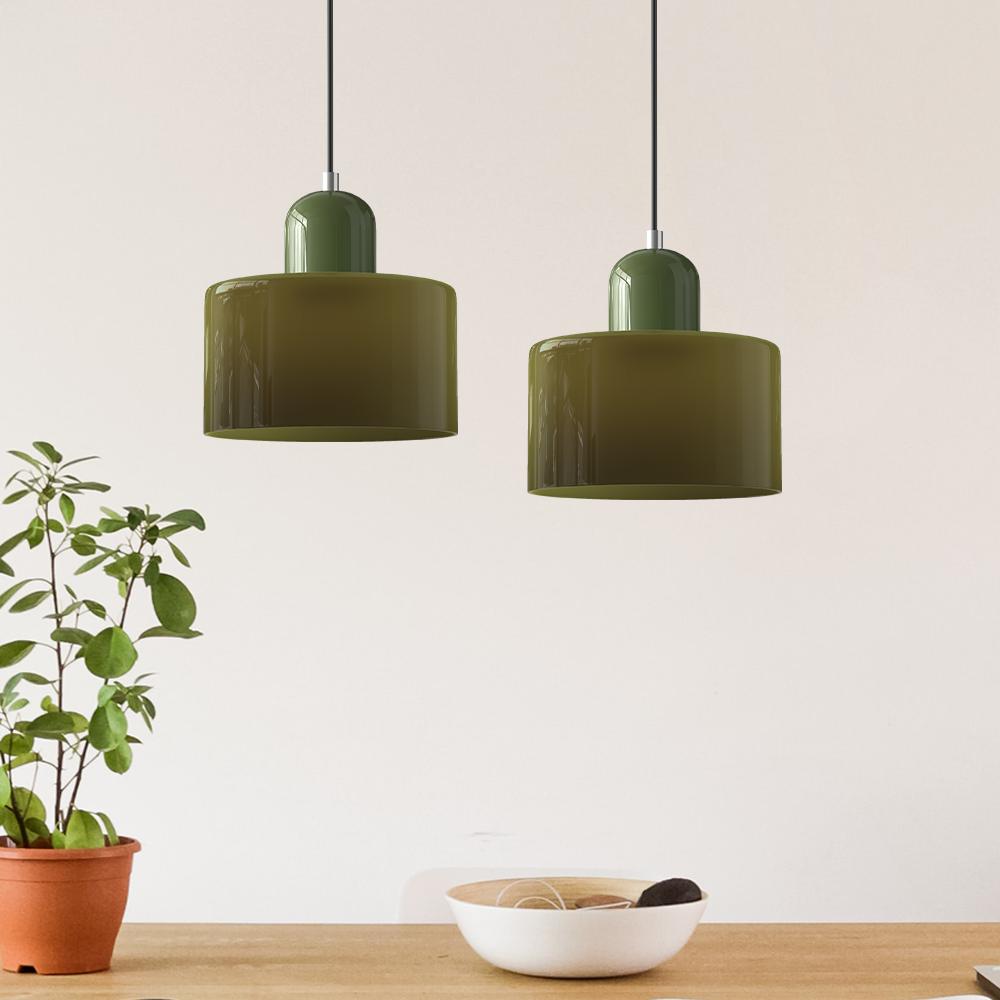Elegant glasspendellampe med Bauhaus-design, justerbar oppheng, tilgjengelig i flere farger. Perfekt for moderne interiør.