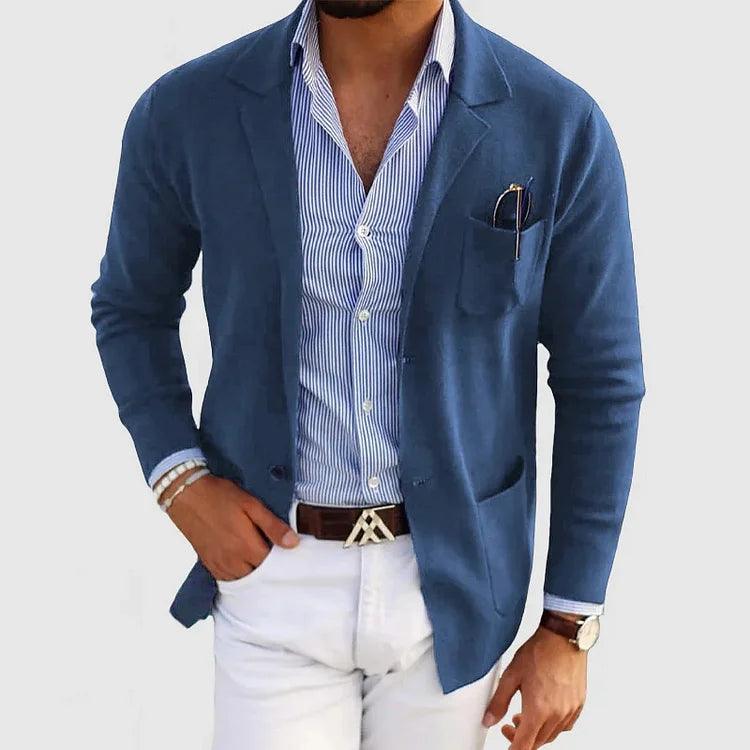 "Elegant herrecardigan i klassisk design med krage og lommer, tilgjengelig i mange farger for stilfull komfort."