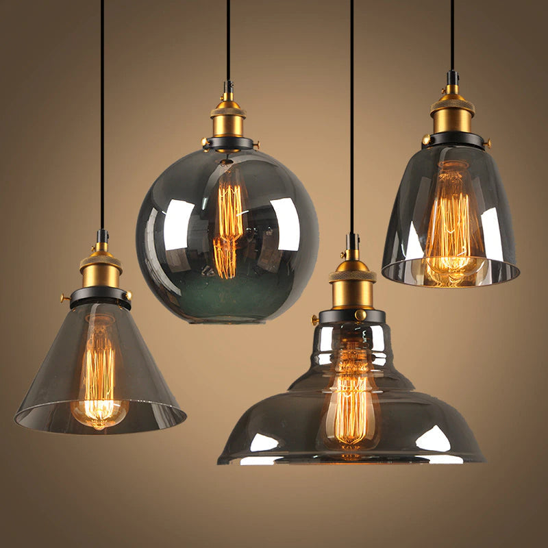 Moderne designlampe i krystall for flott belysning. Ideell dekorasjon til hjemmet.