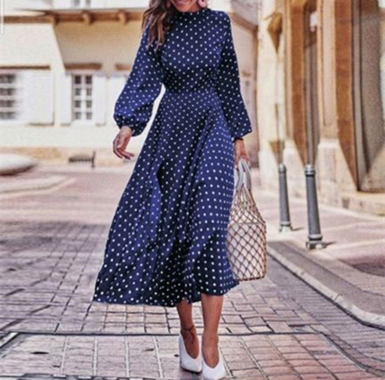 Tidløs langermet polkadot maxikjole for kvinner, elegant og allsidig for sommerfester eller hverdagsbruk.