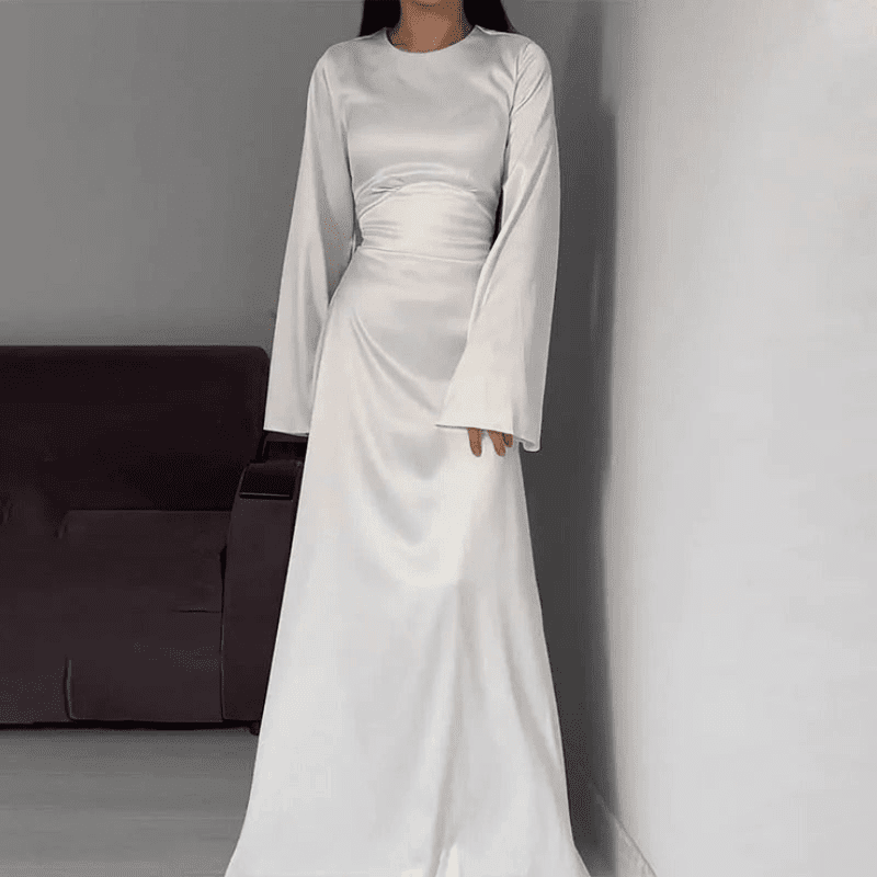 Elegant formell kjole for dame, perfekt som bryllupskjole for gjester eller en flott gallakjole. Komfortabel.