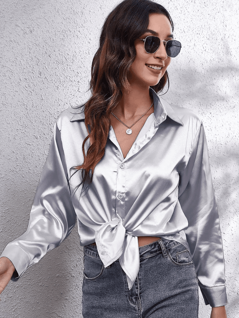 Stilig vårbluse for damer, langermet, elegant og lett å style for en frisk look.